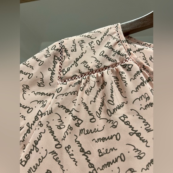 Banana Republic blouse with French print - Picture 4 of 7